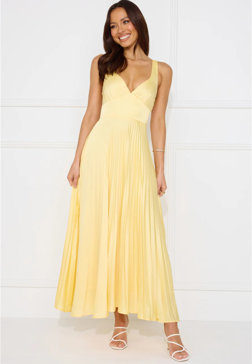 Ilsa| Vestido largo con escote en V plisado amarillo